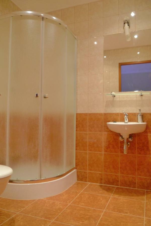 Pod Kamiennikiem Hotel Trzemesnia Kültér fotó