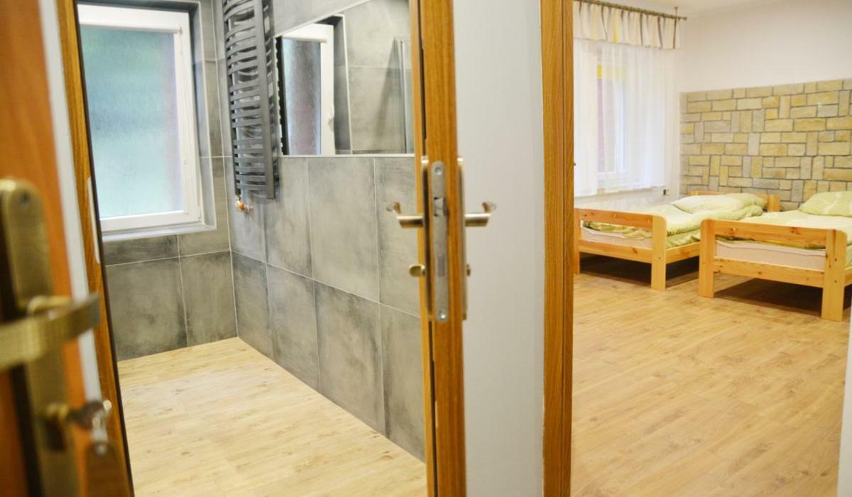 Pod Kamiennikiem Hotel Trzemesnia Kültér fotó